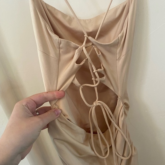 PRINCESS POLLY MAEVE MINI DRESS BEIGE SIZE 6 RUCHED SIDES - Picture 6 of 9